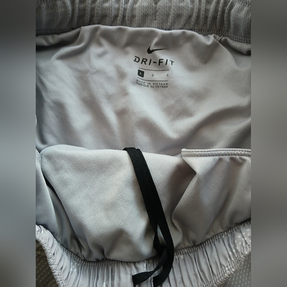 Nike Shorts Men’s Large Gray Swoosh - Picture 5 of 11